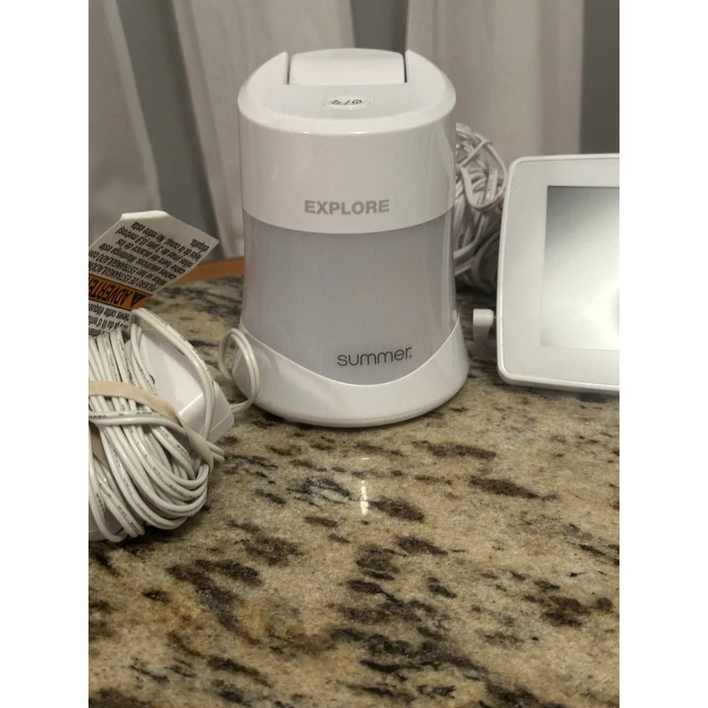 Summer Explore Digital Voice & Picture Baby Monitor w/ Camera Zoom, White